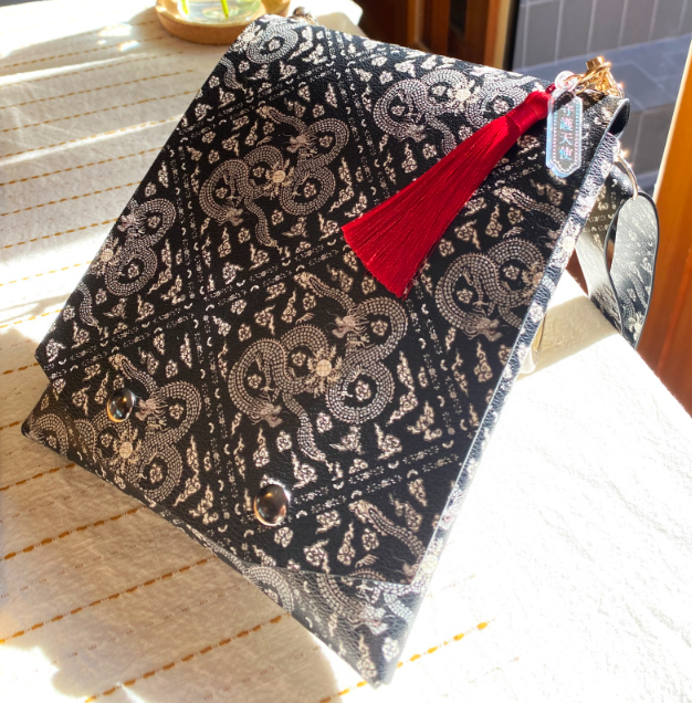 Bi-ryong Seungundo Mini Crossbody bag
