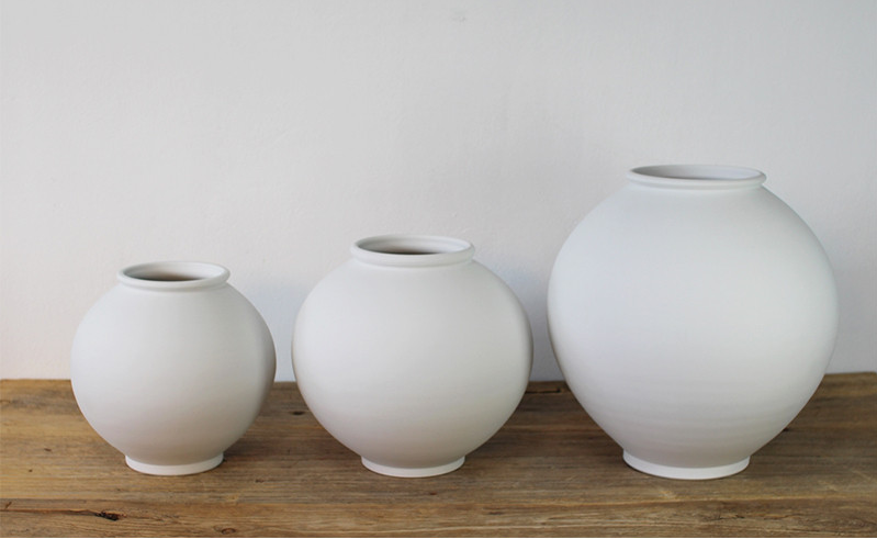 Matte White Moon Jar –Handmade by Park Soo-jae