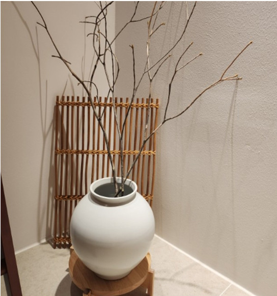 Matte White Moon Jar –Handmade by Park Soo-jae