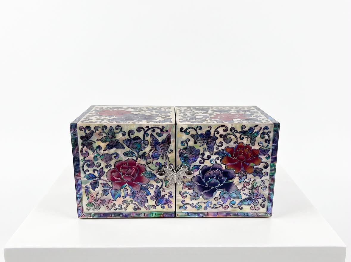 Peony mother-of-pearl double jewellery box with crimson najeon blooms – PEUM