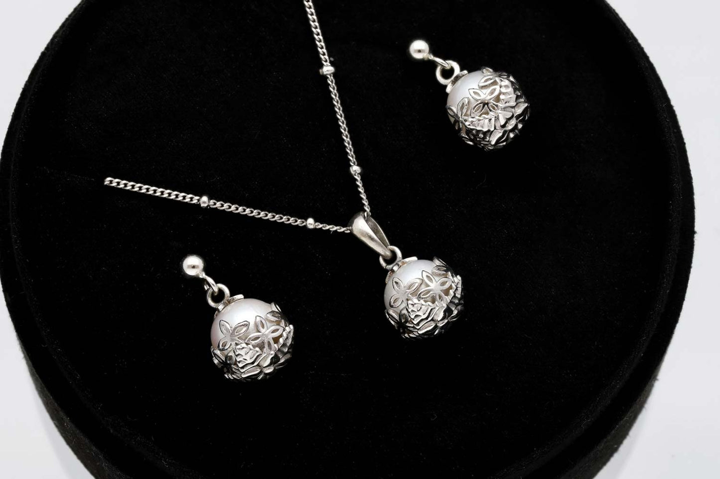 Hyangro Celadon Jewellery Set – Necklace & Earrings (2 options)