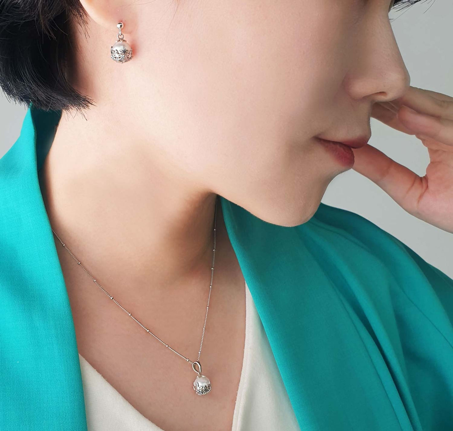 Hyangro Celadon Jewellery Set – Necklace & Earrings (2 options)