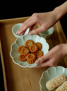 MUJAGI Celadon Plate Set – Dessert Plate with Chocolate | PEUM Korean Houseware