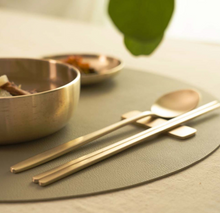 Notban Bangjja Yugi Square Chopstick Rest – Size Reference, Anseong Craft | PEUM Korean Houseware