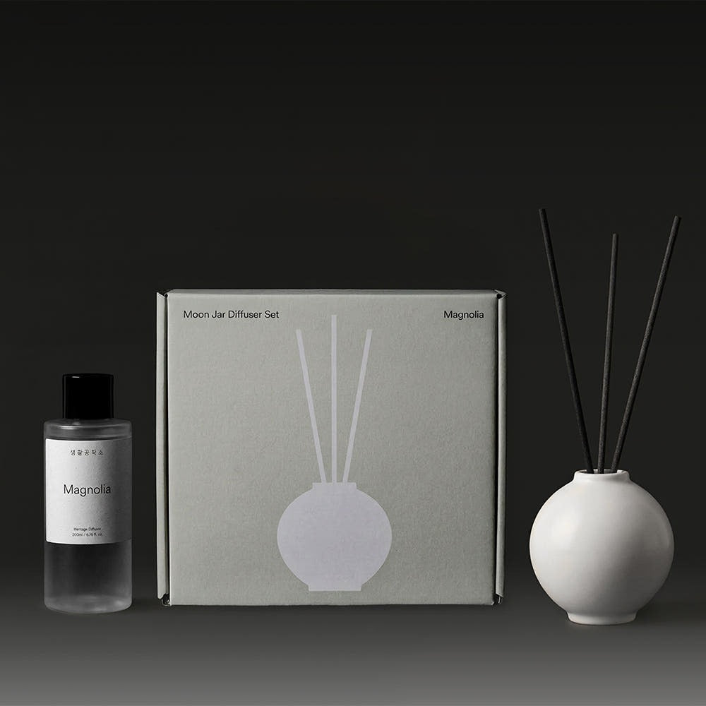 Moon Jar Diffuser Set – Full Product View, Artisan Ceramic Reed Diffuser | PEUM Korean Houseware