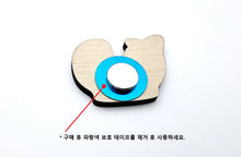 Mother of Pearl Inlay Brooch – Scale Reference on Neutral Surface | PEUM Korean Houseware