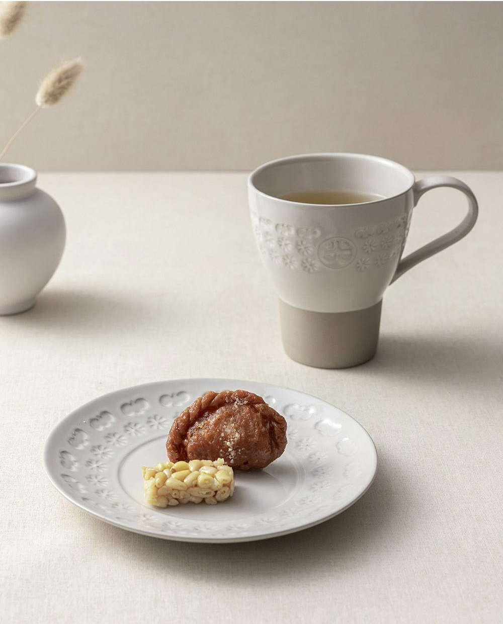 Buncheong "Gwang" Heritage Cup and Saucer Set