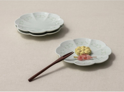 Goryeo Celadon Chrysanthemum Cup and Saucer Set