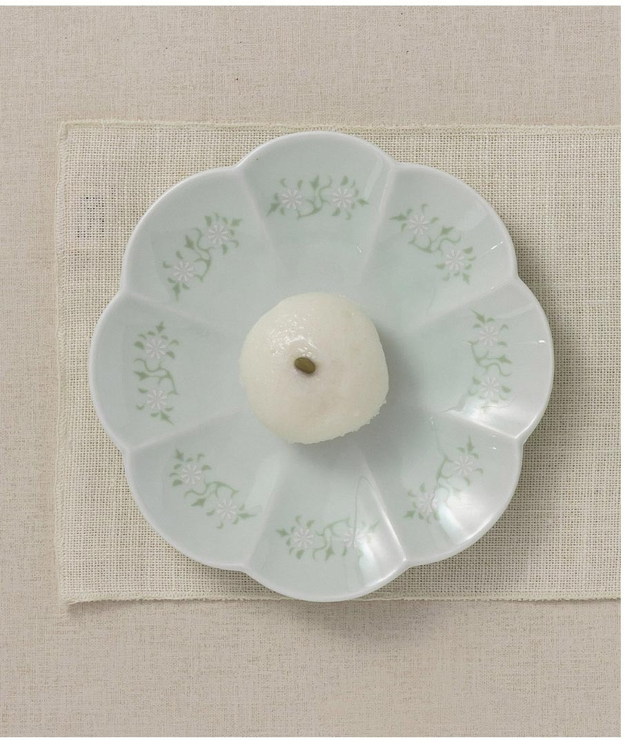 Goryeo Celadon Chrysanthemum Cup and Saucer Set