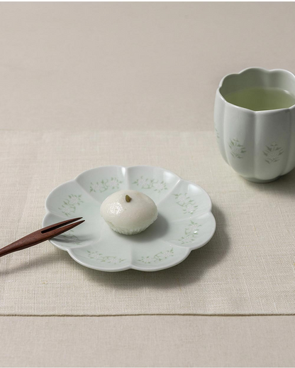 Goryeo Celadon Chrysanthemum Cup and Saucer Set