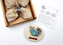 Mother of Pearl Inlay Brooch – Najeon Heritage Motif Reference | PEUM Korean Houseware