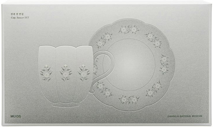 Goryeo Celadon Chrysanthemum Cup and Saucer Set