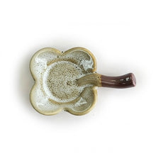 Cheonmok White Clover Chopstick Rest