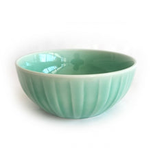Jade Sky Medium Bowl 14cm – Celadon Glaze, Top View | PEUM Korean Houseware