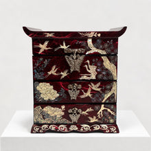 Crimson najeon jewellery chest with mother-of-pearl cranes and pine – PEUM
