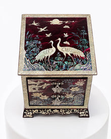 Red najeon jewellery chest with mother-of-pearl cranes on the flared top – PEUM