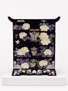 Peony jewellery chest in violet najeon lacquer with mother-of-pearl blooms – PEUM