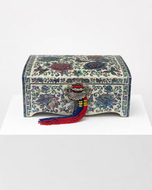 Colour peony najeon jewellery box with maedeup tassel, front view – PEUM