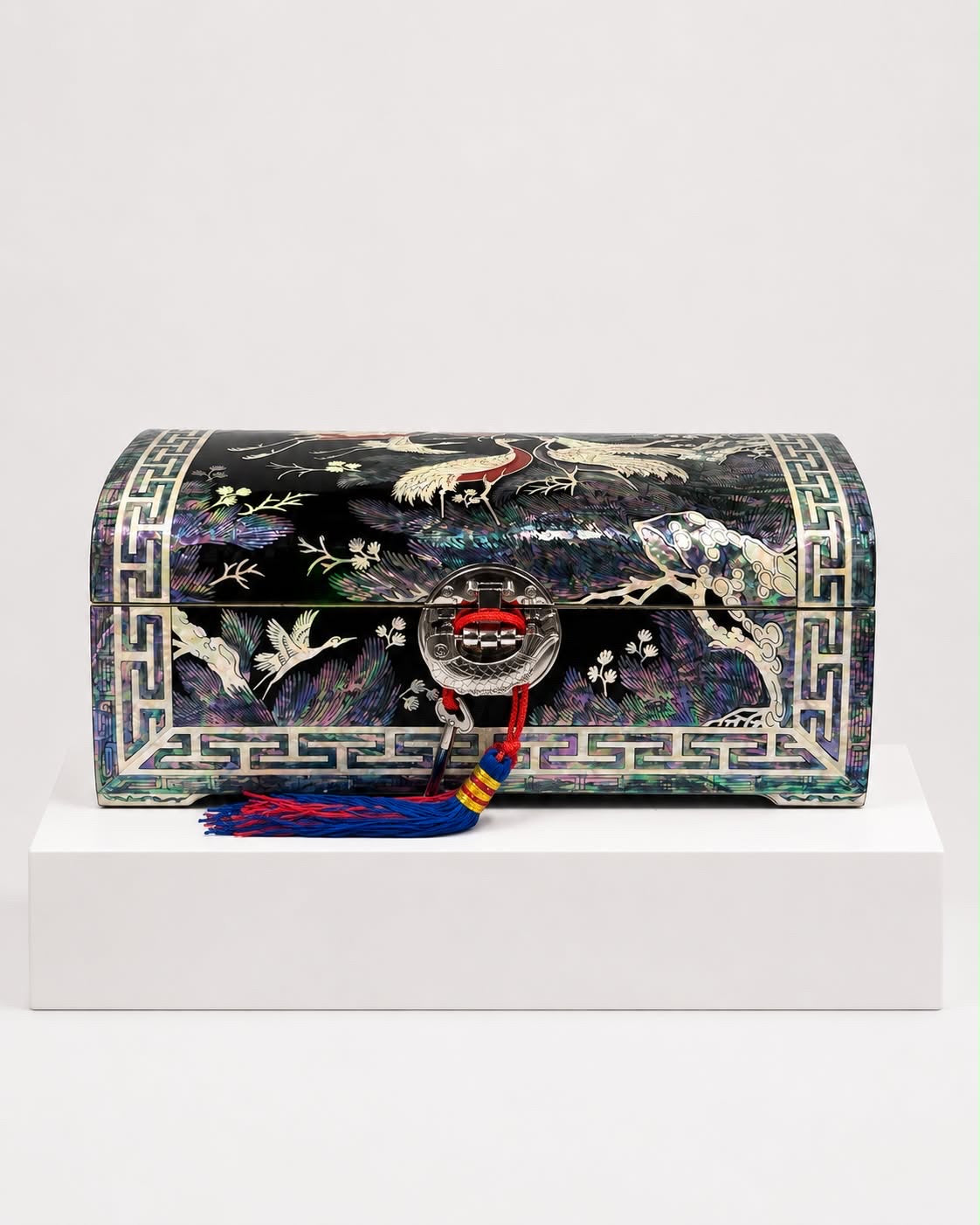 Songhak two-tier jewellery box in black najeon lacquer with moonlit cranes – PEUM