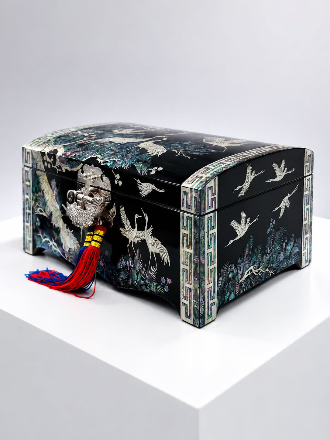 Crane pair najeon jewellery box with fish-form clasp and binyeo pin – PEUM