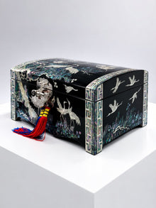 Crane pair najeon jewellery box with fish-form clasp and binyeo pin – PEUM